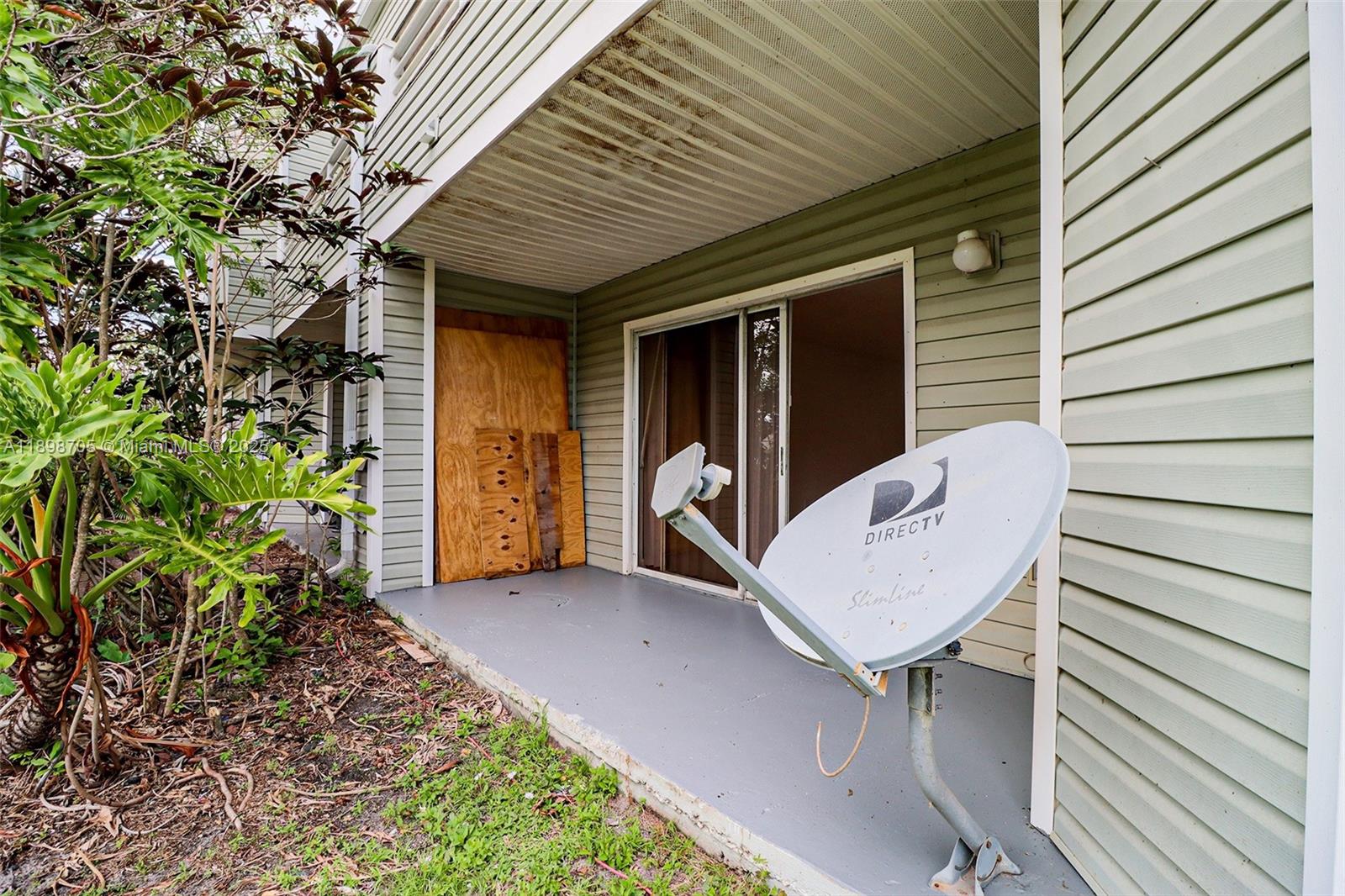 SUMMER LAKE - Residential