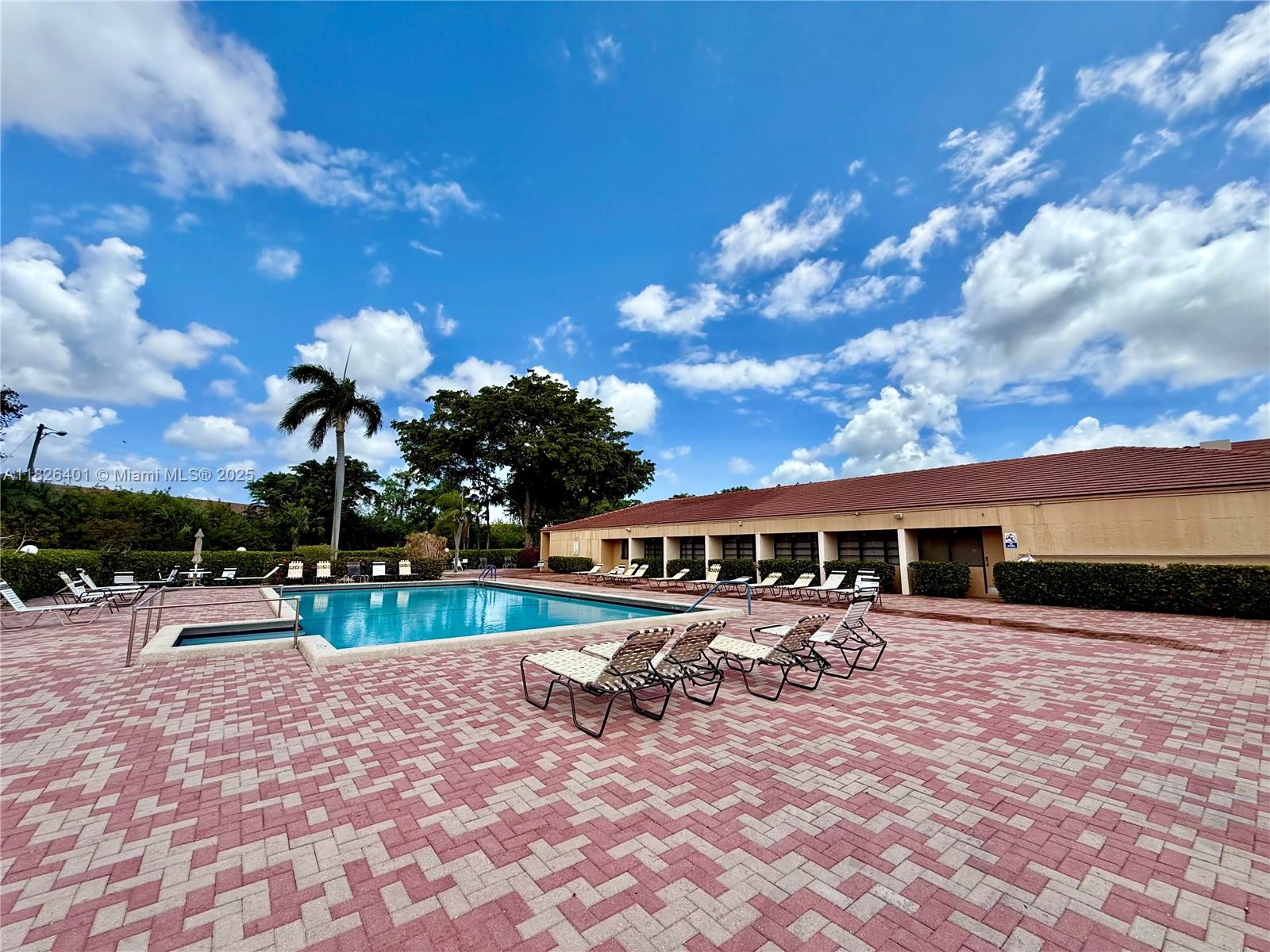 CORAL GATE IX CONDO - Residential