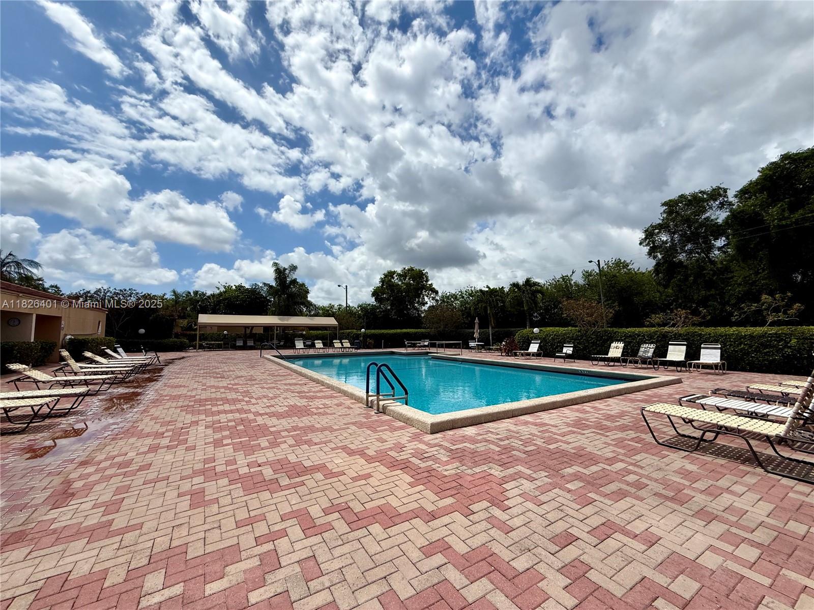 CORAL GATE IX CONDO - Residential