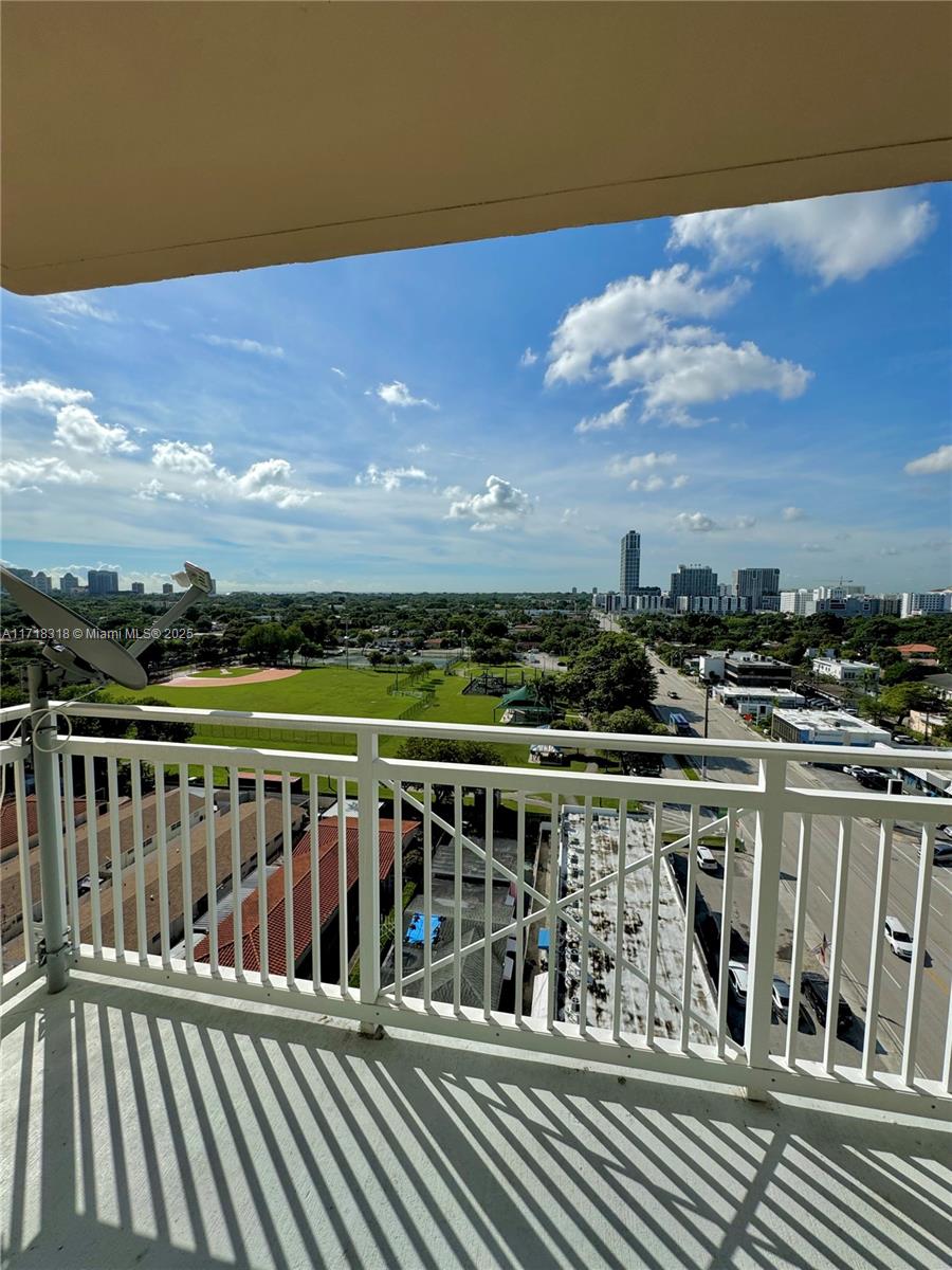 DA VINCI ON DOUGLAS CONDO - Residential