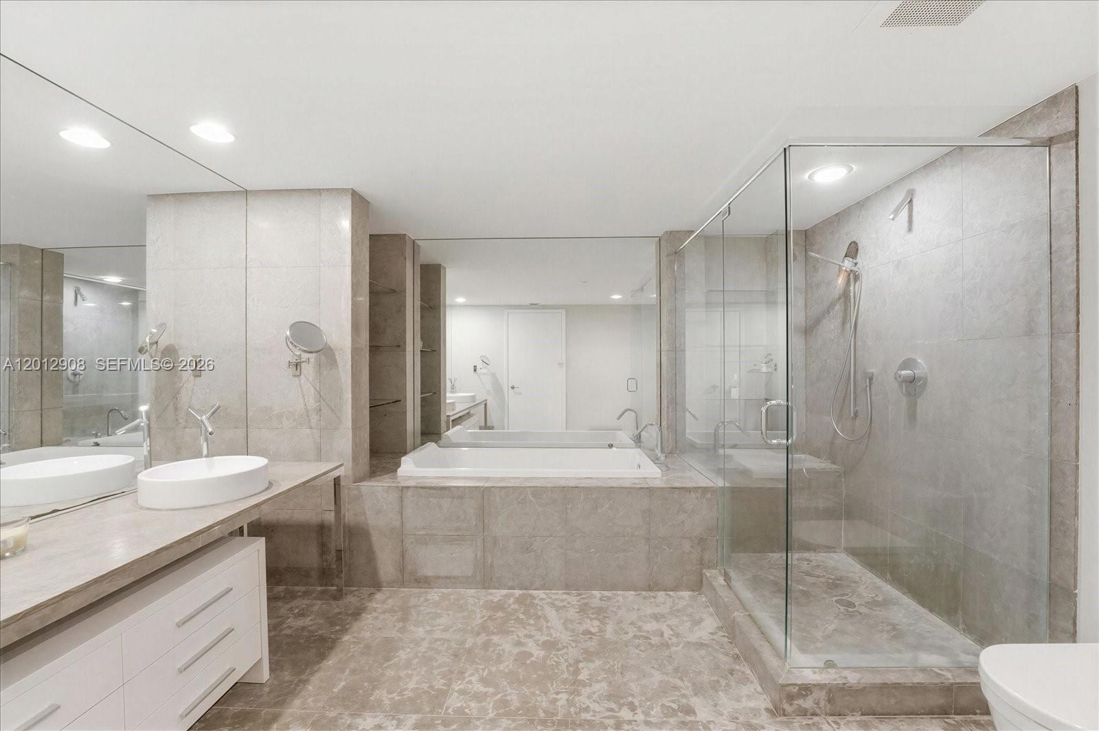 ICONBRICKELL CONDO NO 1 - Residential