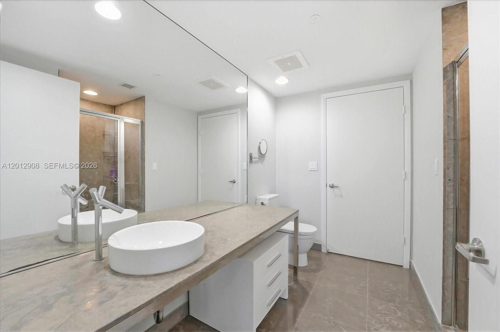 ICONBRICKELL CONDO NO 1 - Residential