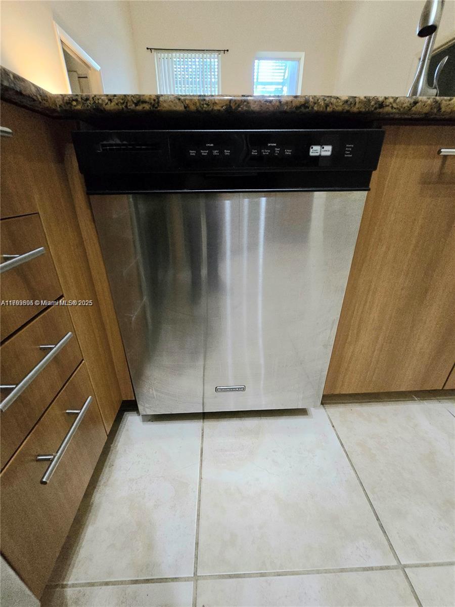 VERANDA CONDO - Residential