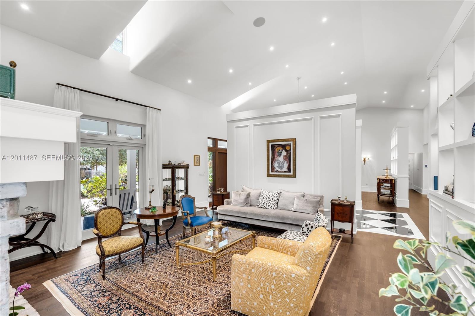 FRENCH ESTATES - Residential