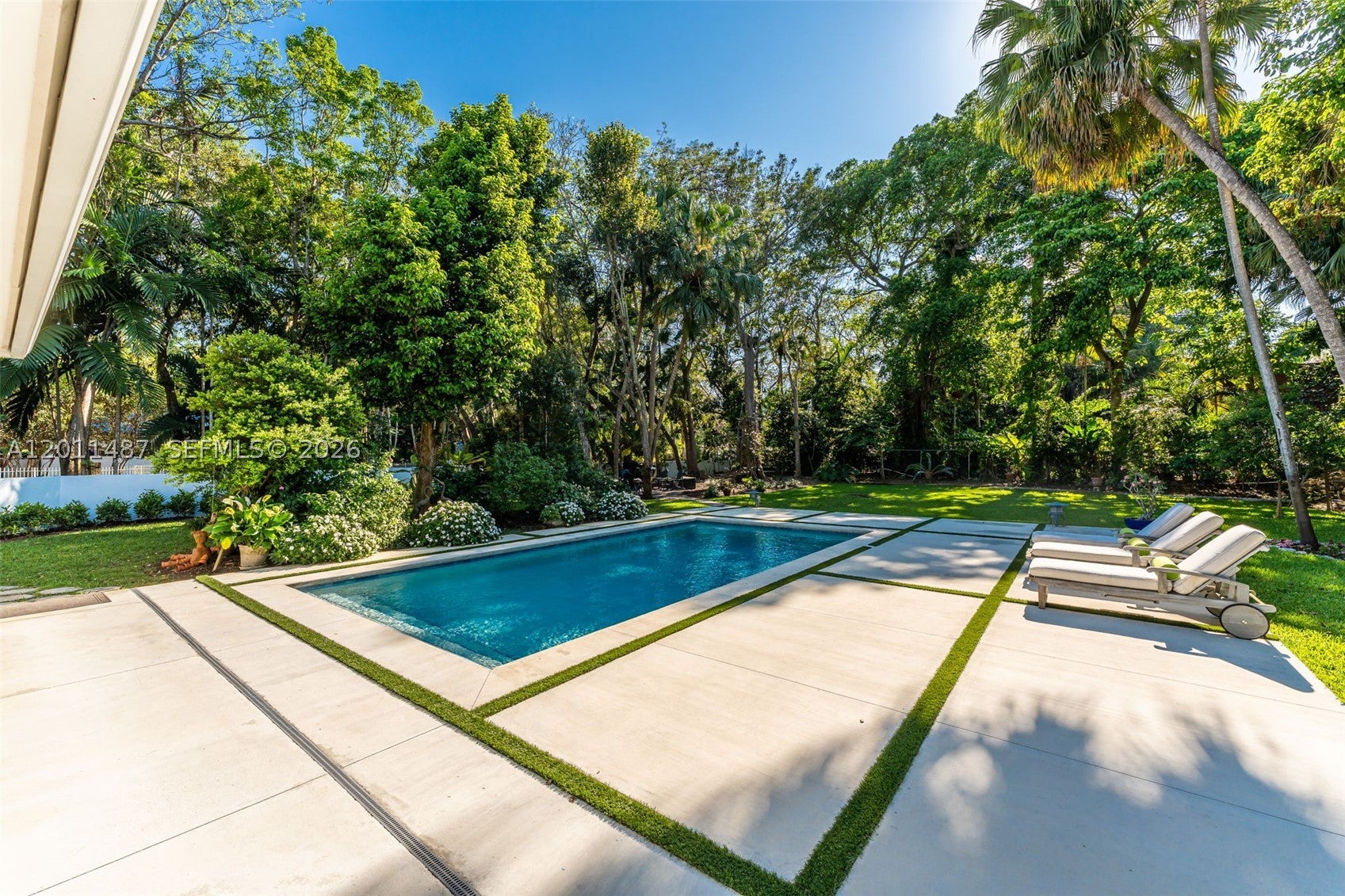 4901 Hammock Park Dr