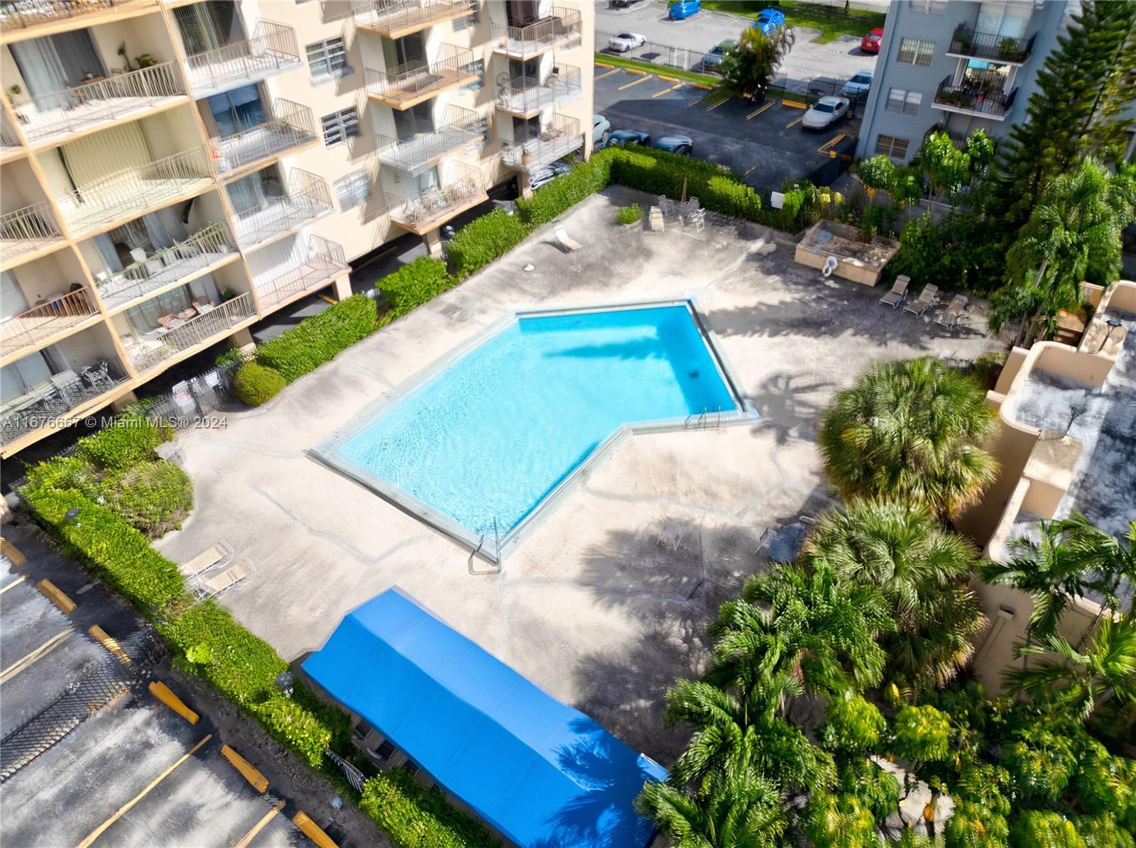 THREE HORIZONS EAST CONDO - Residential
