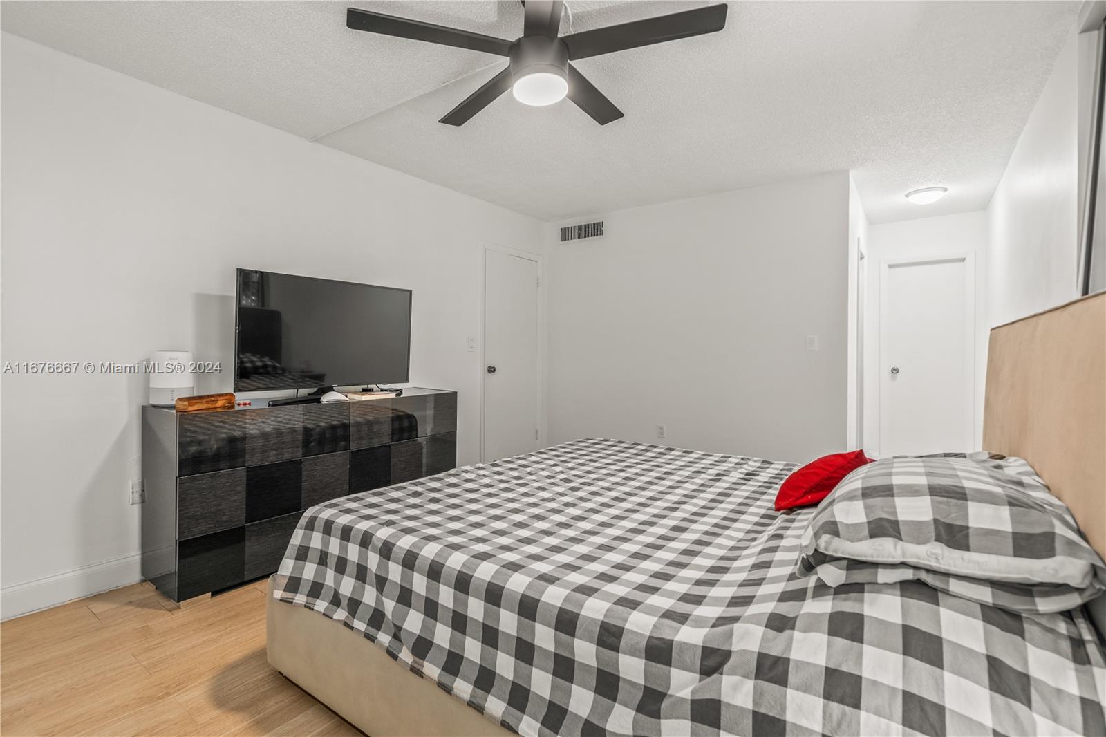THREE HORIZONS EAST CONDO - Residential