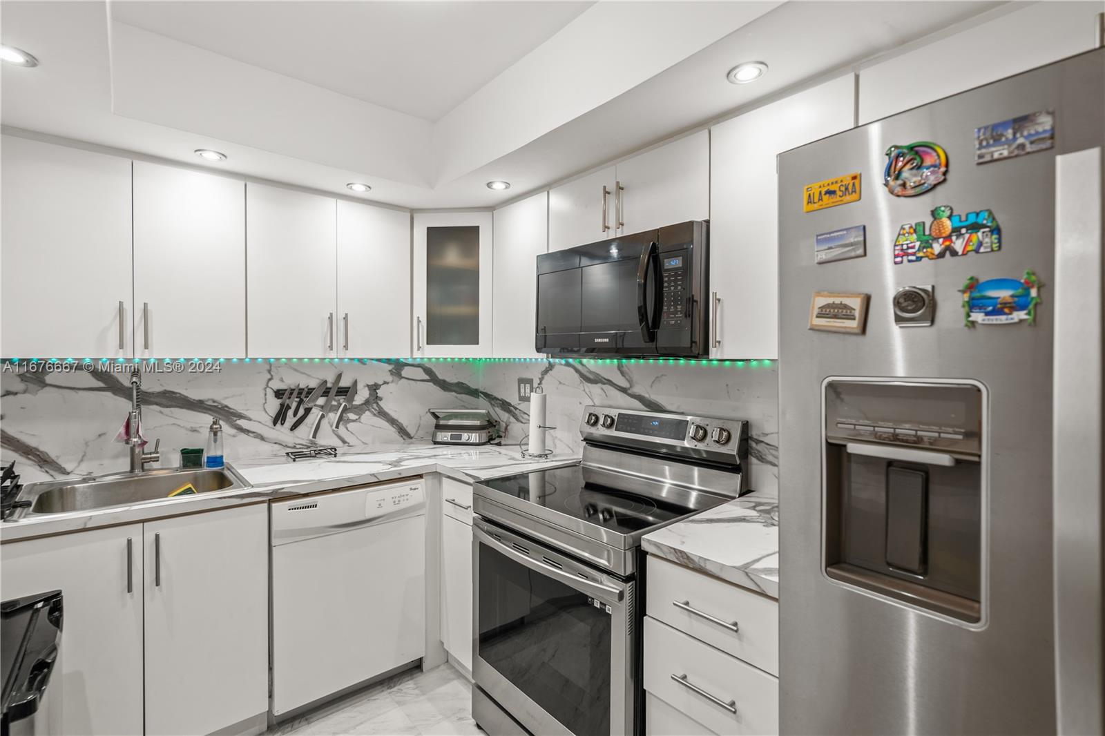 THREE HORIZONS EAST CONDO - Residential