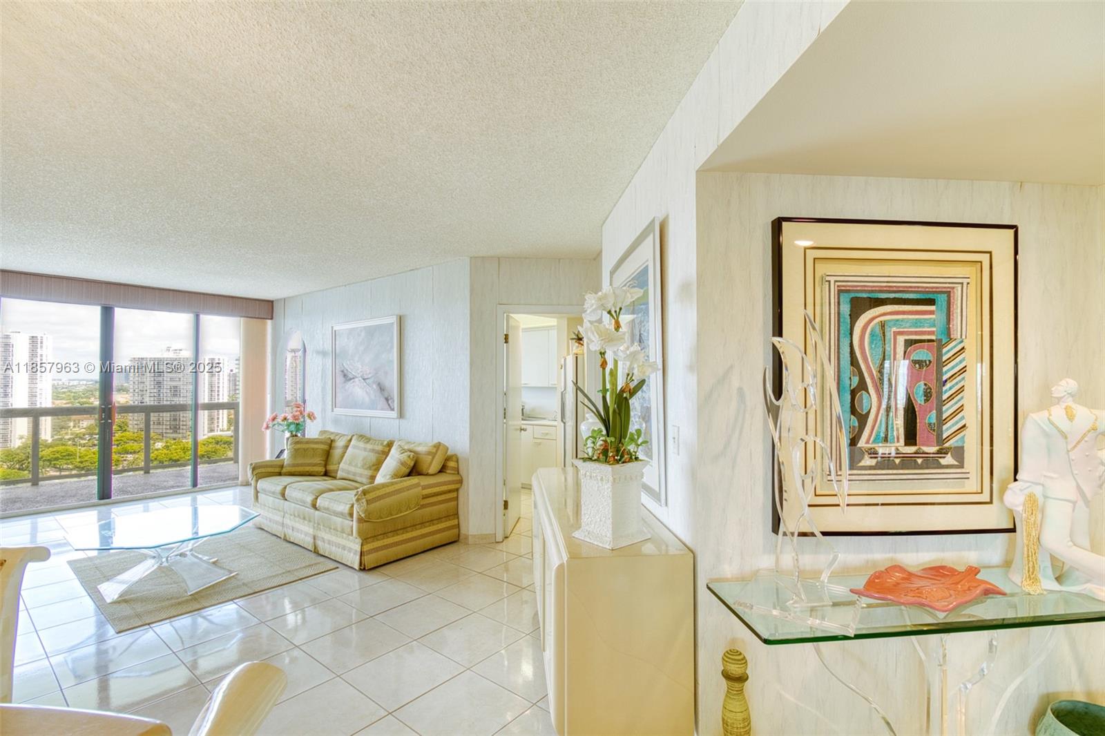 20185 E Country Club Dr 1709
