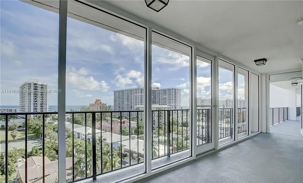 SILVER THATCH INTRACOASTA - Residential