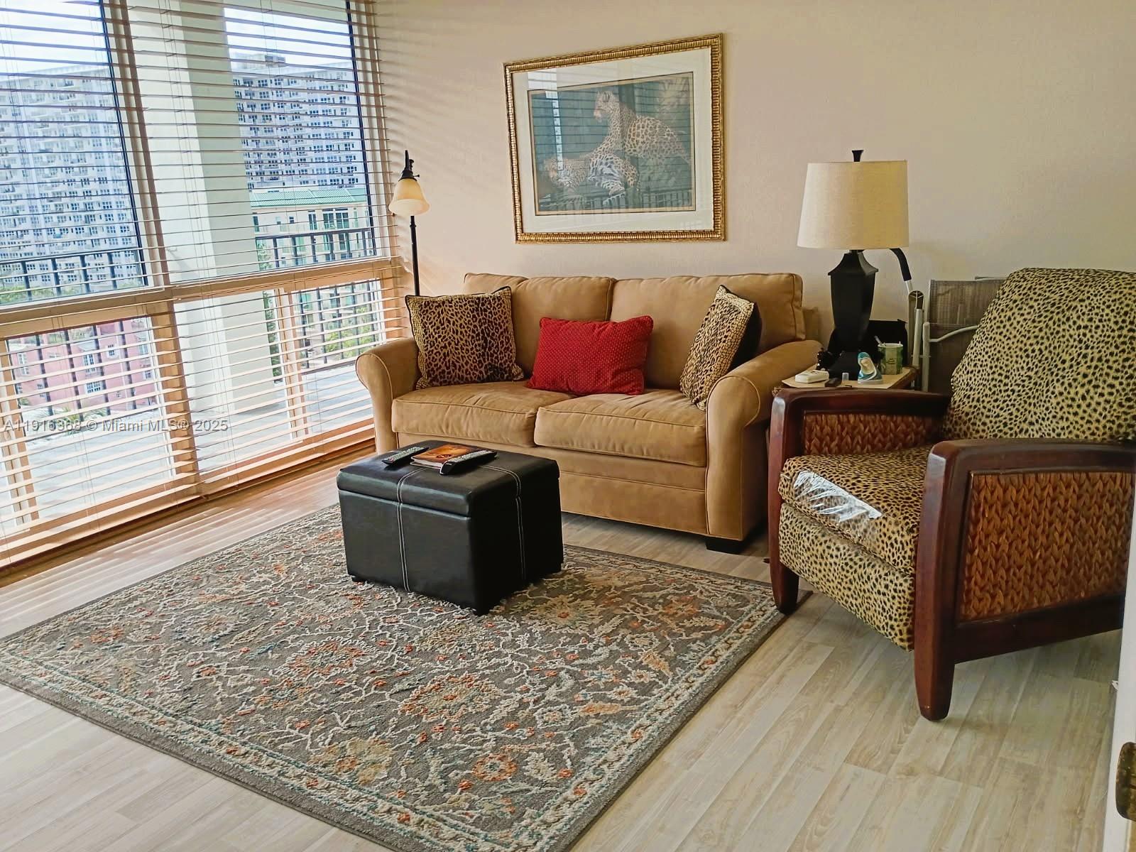 SILVER THATCH INTRACOASTA - Residential