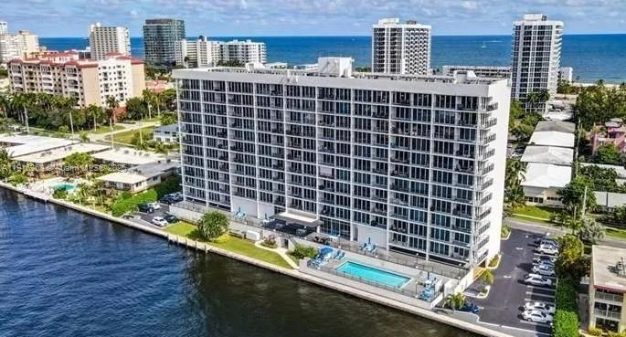 521 N Riverside Dr 907