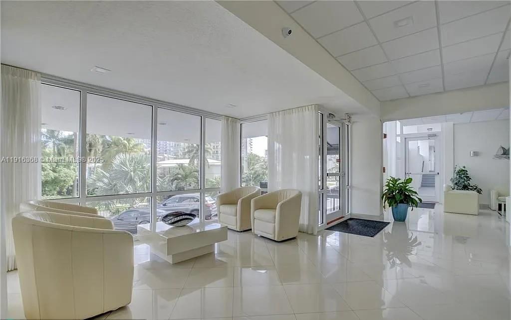 SILVER THATCH INTRACOASTA - Residential