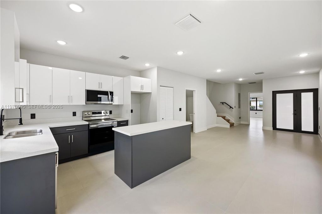 Photo of 120 NW 5th Ave #120, Hallandale Beach, FL 33009 (MLS # A11970695)