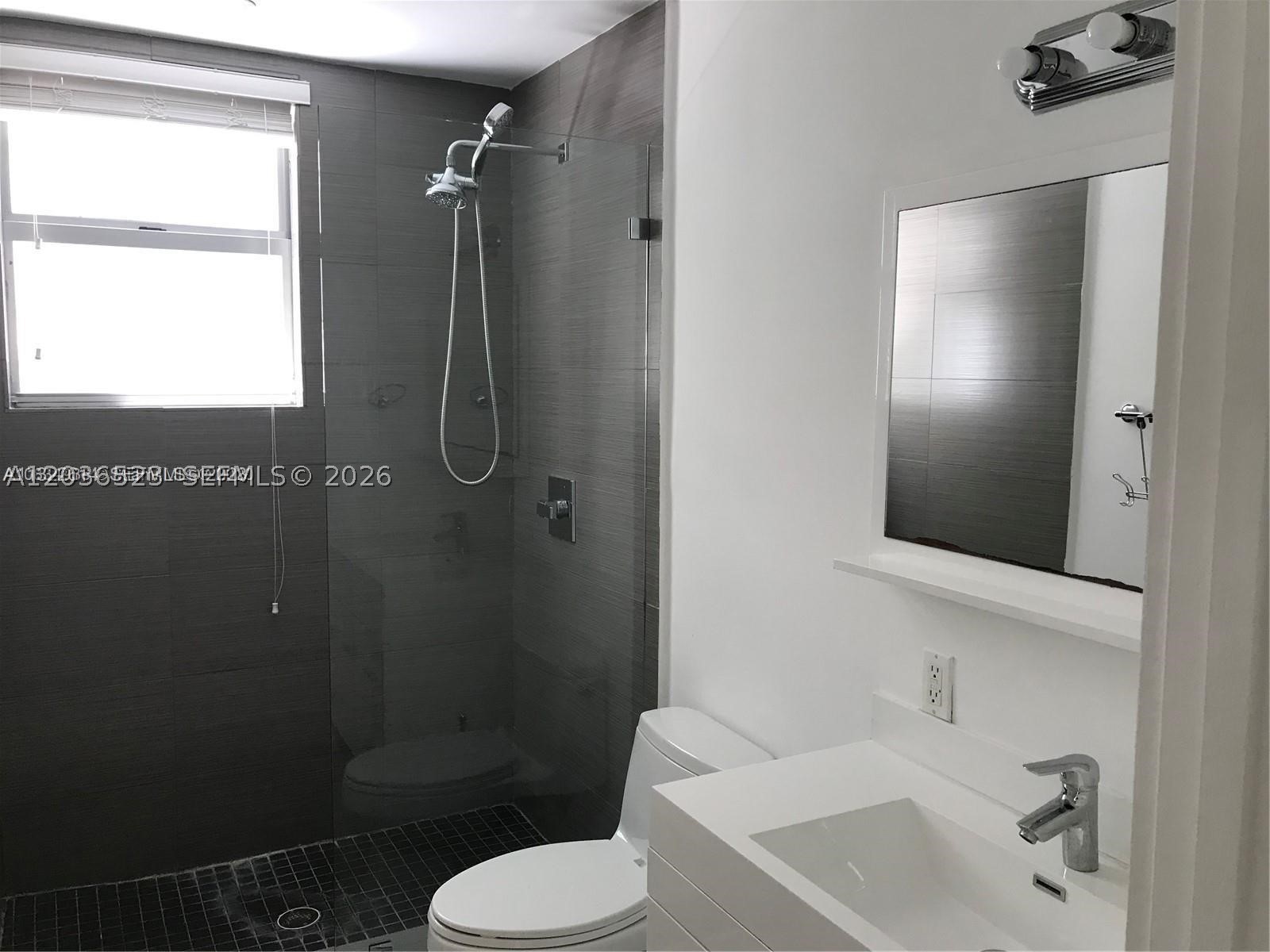 1611 Meridian Ave 202
