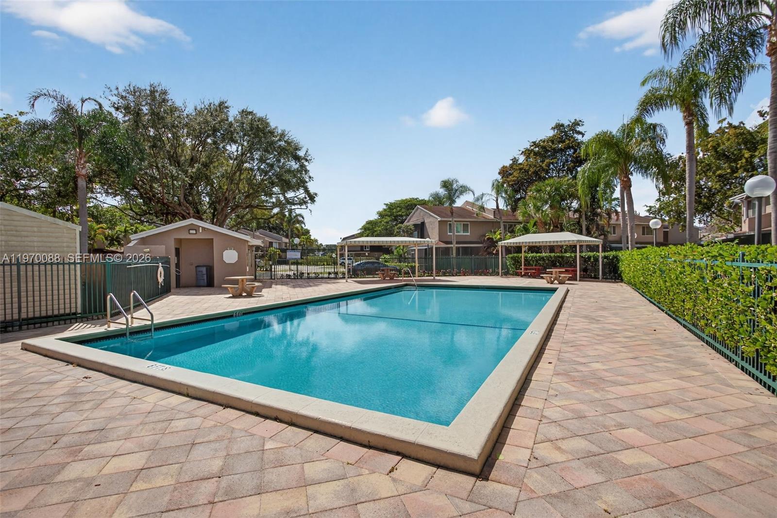 HAMPTONS OF NORTH LAUDERD - Residential