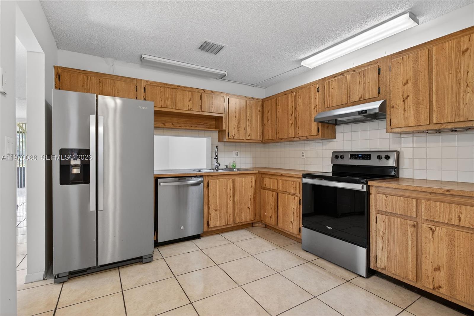 HAMPTONS OF NORTH LAUDERD - Residential