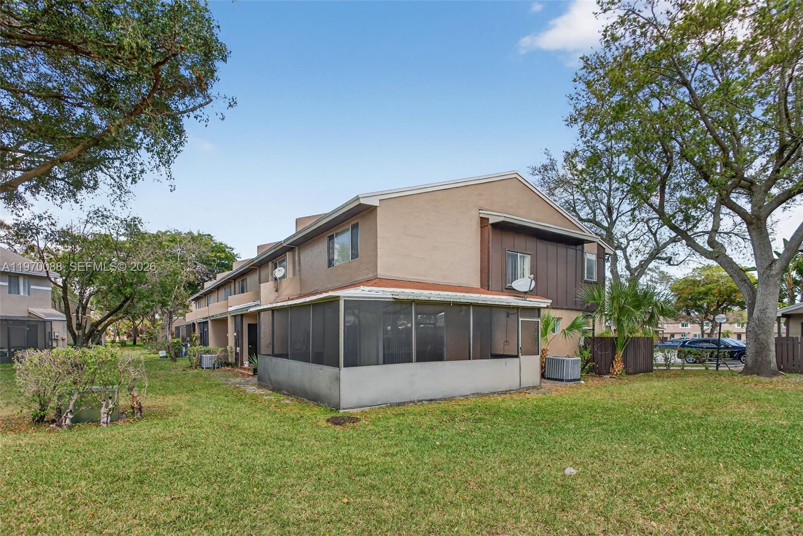 HAMPTONS OF NORTH LAUDERD - Residential