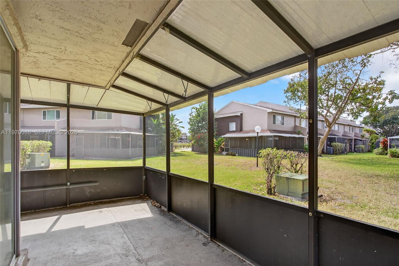 HAMPTONS OF NORTH LAUDERD - Residential