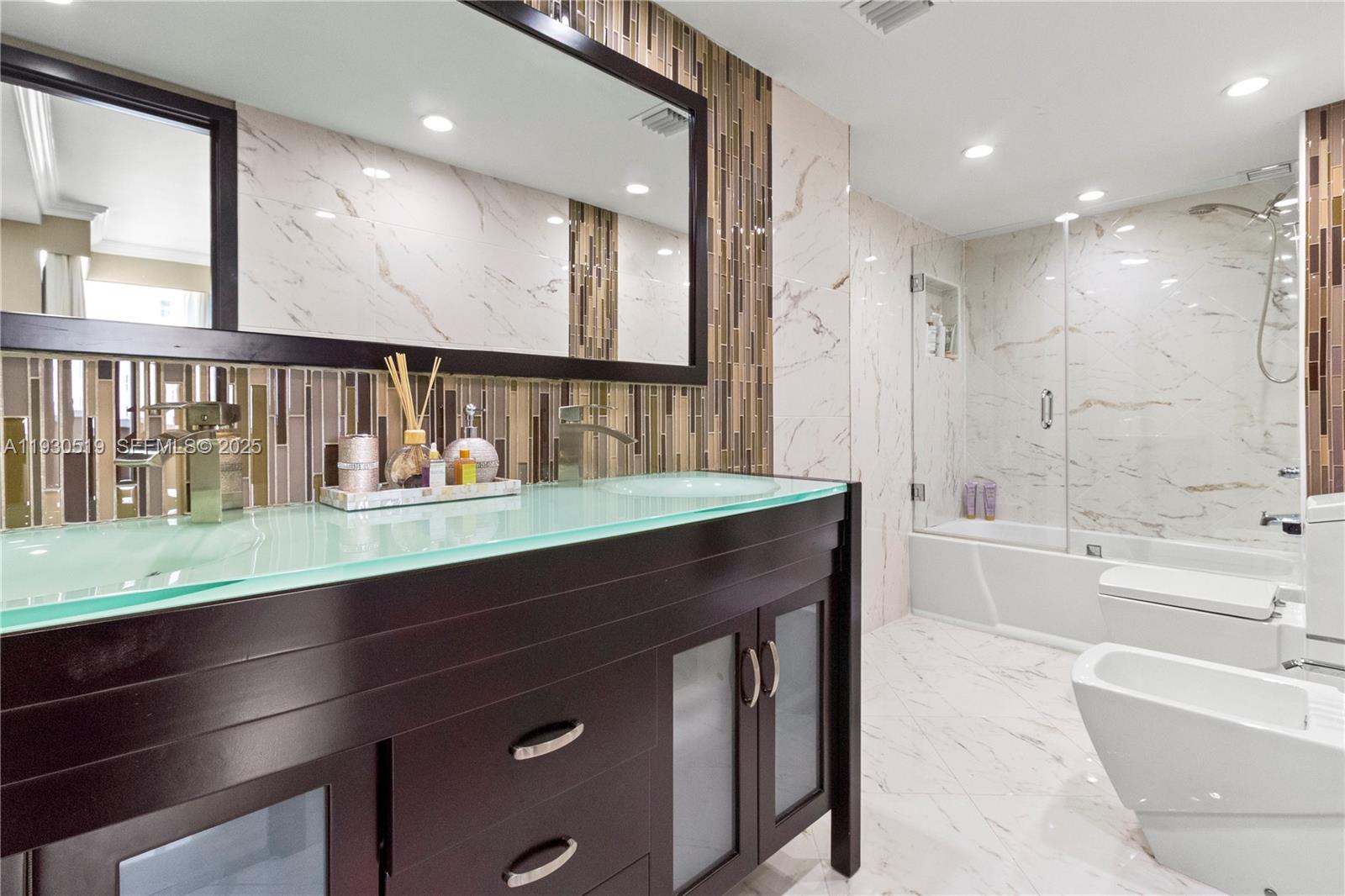 LA MER ESTATES WEST CONDO - Residential