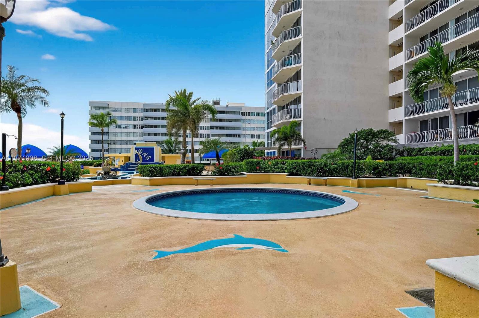 THE GRANDVIEW PALACE COND - Residential