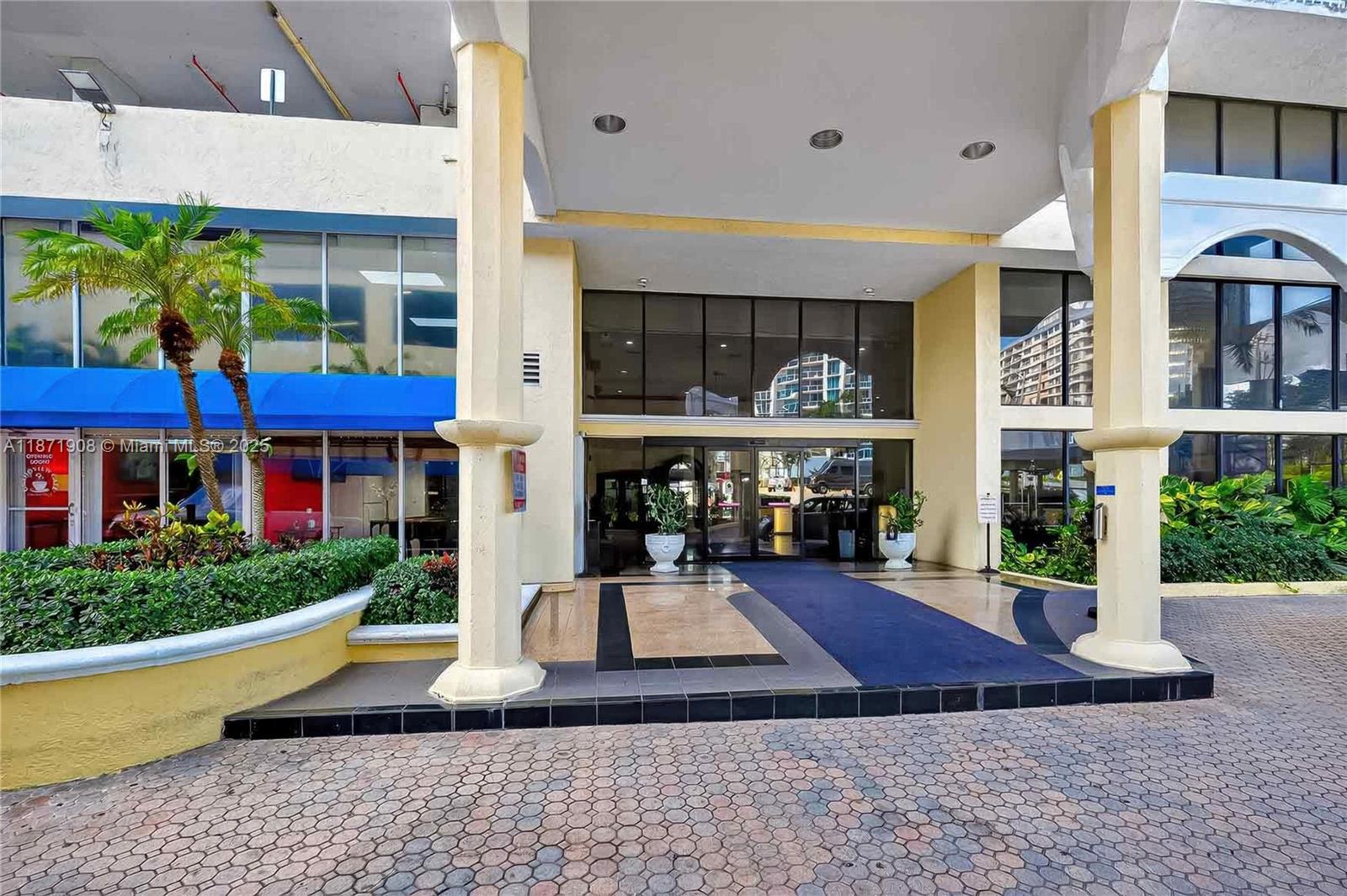 THE GRANDVIEW PALACE COND - Residential