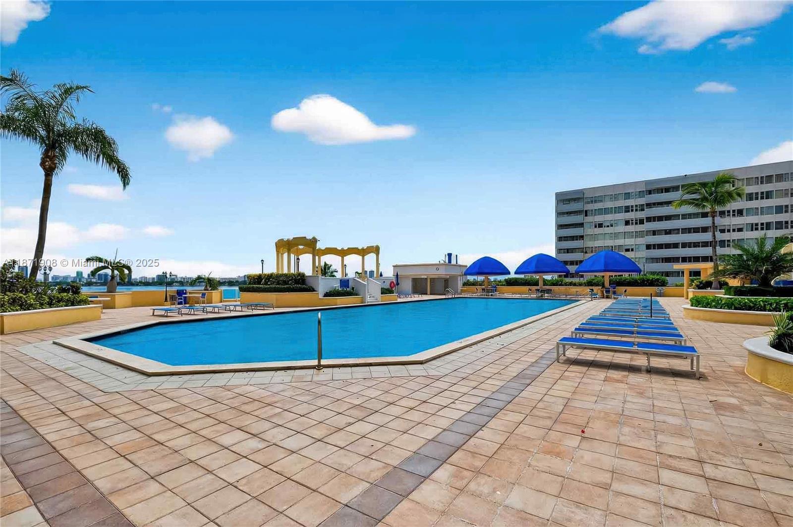 THE GRANDVIEW PALACE COND - Residential