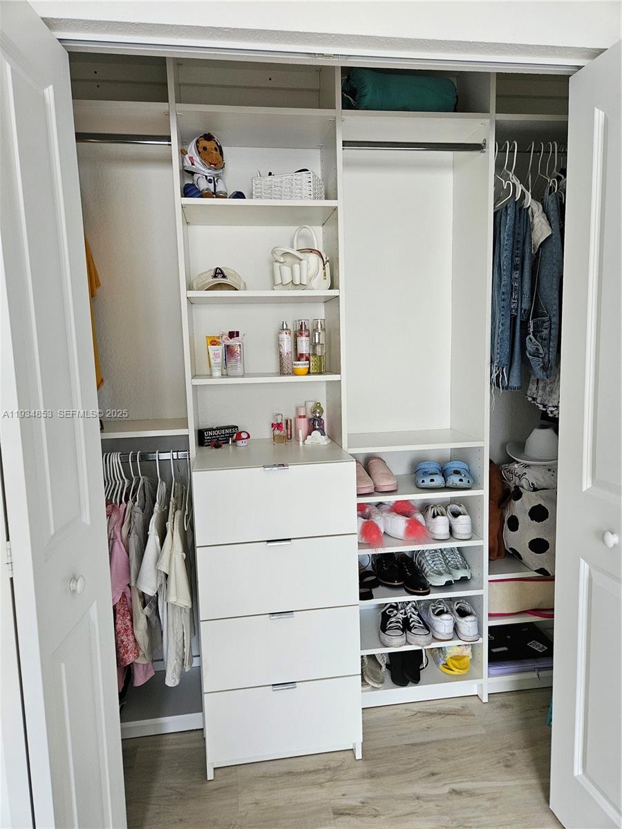 REALTY SEC CORP ADDN TO G - Residential