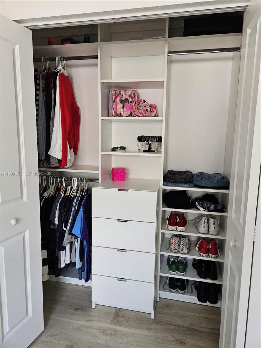 REALTY SEC CORP ADDN TO G - Residential