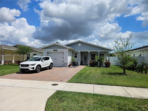 22155 Miami Ave Miami FL 33170