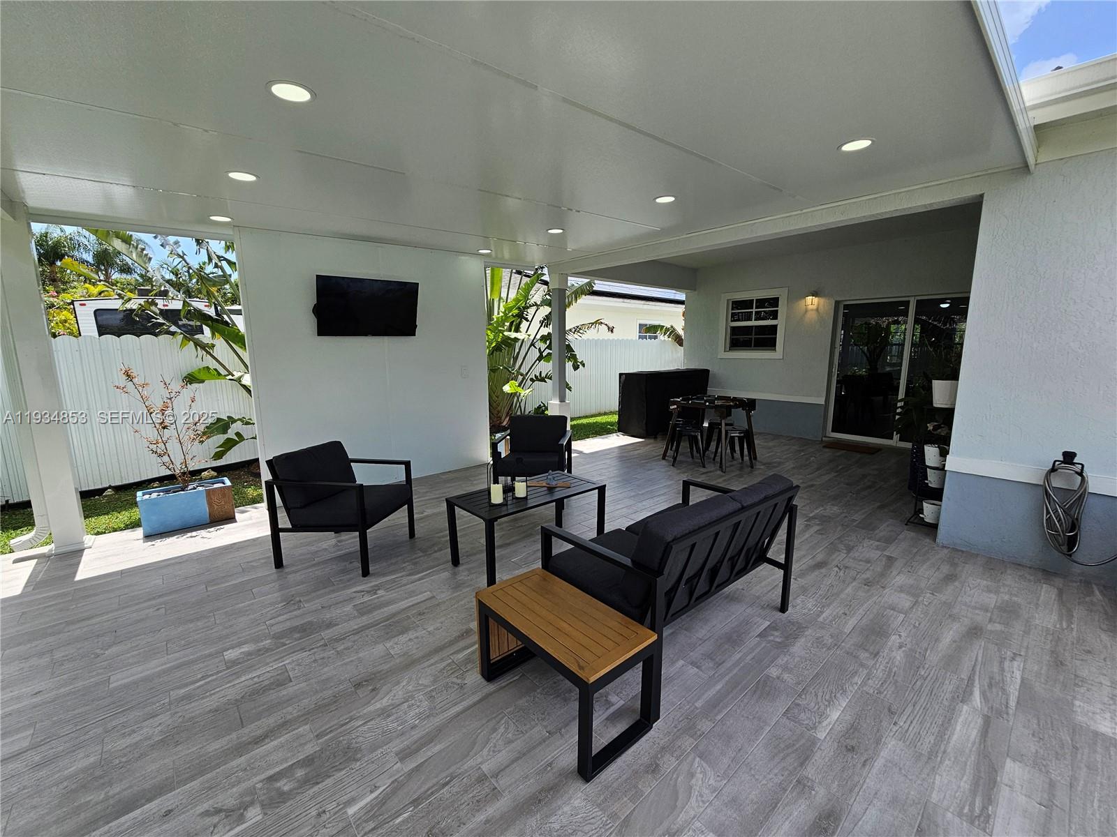 REALTY SEC CORP ADDN TO G - Residential