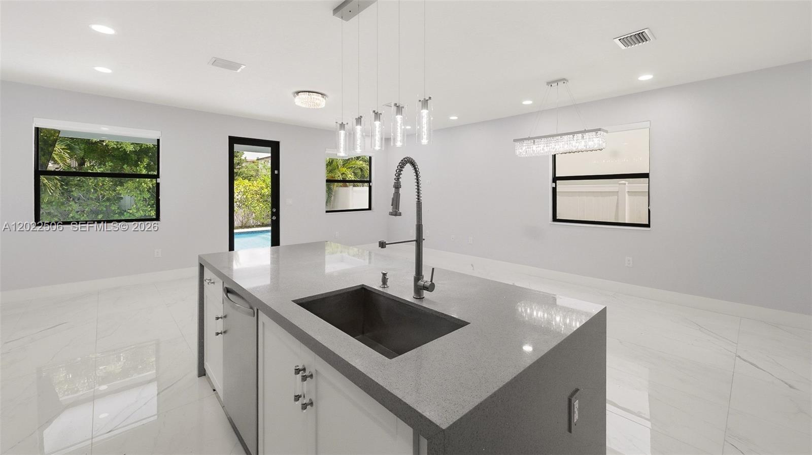 AQUABELLA NORTH - Residential