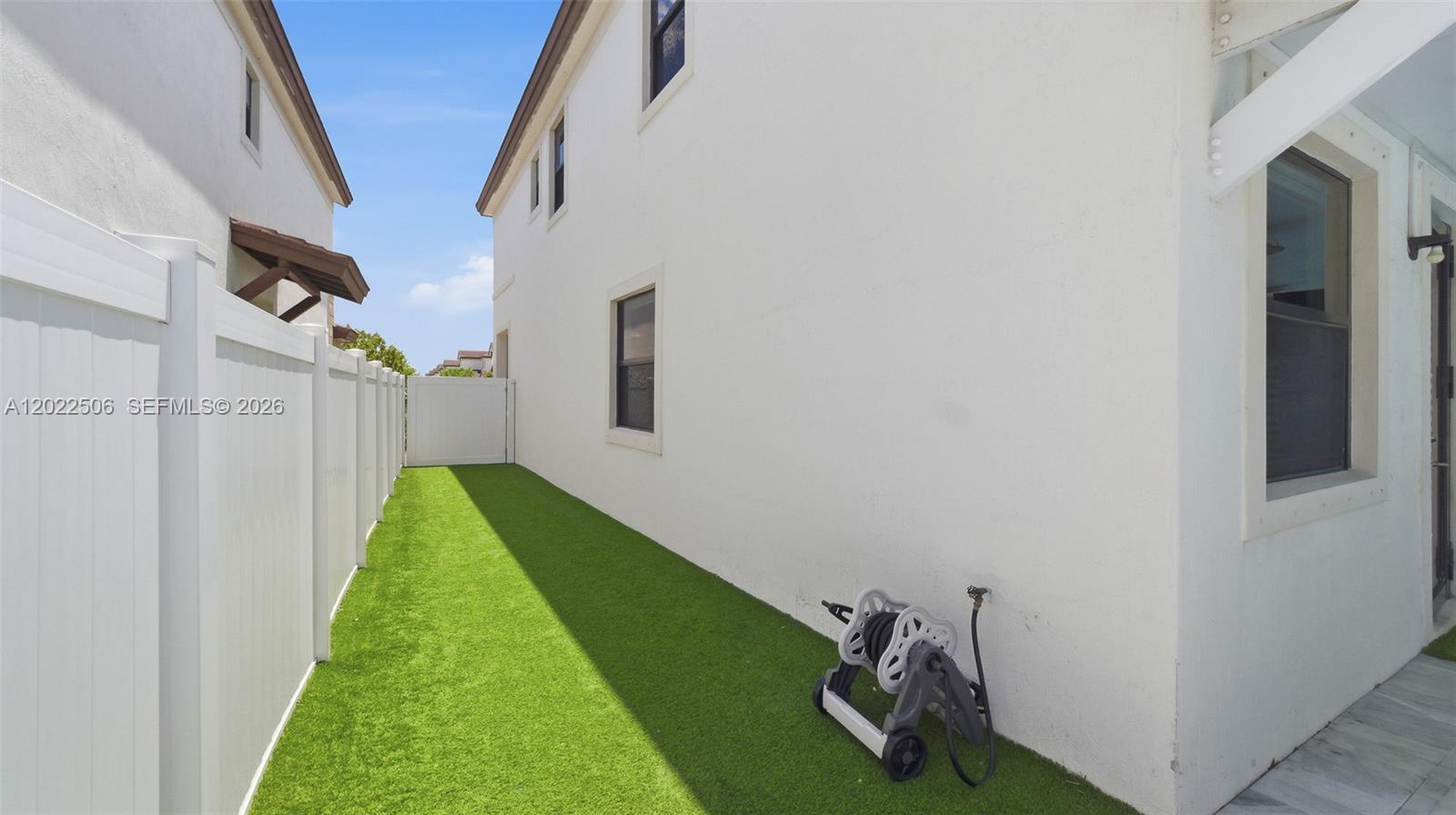 AQUABELLA NORTH - Residential