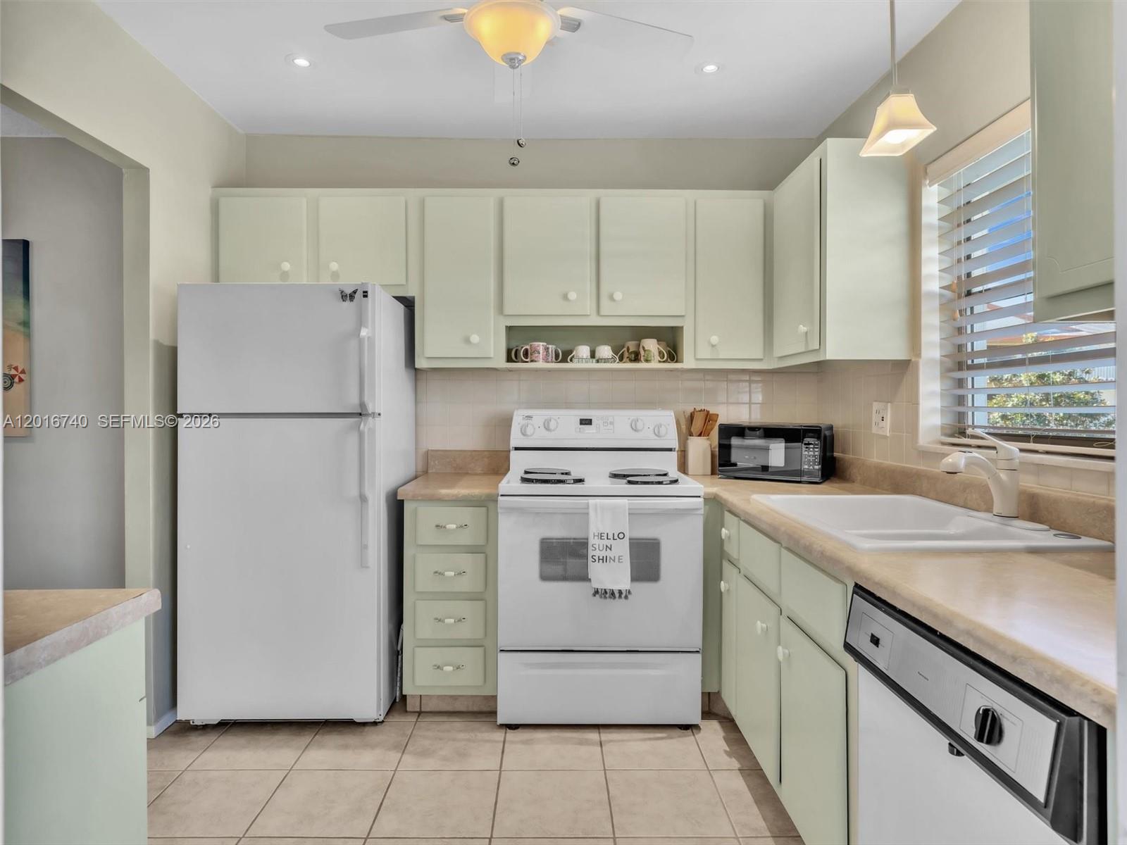 BEVERLY HILLS CONDO NUMBE - Residential