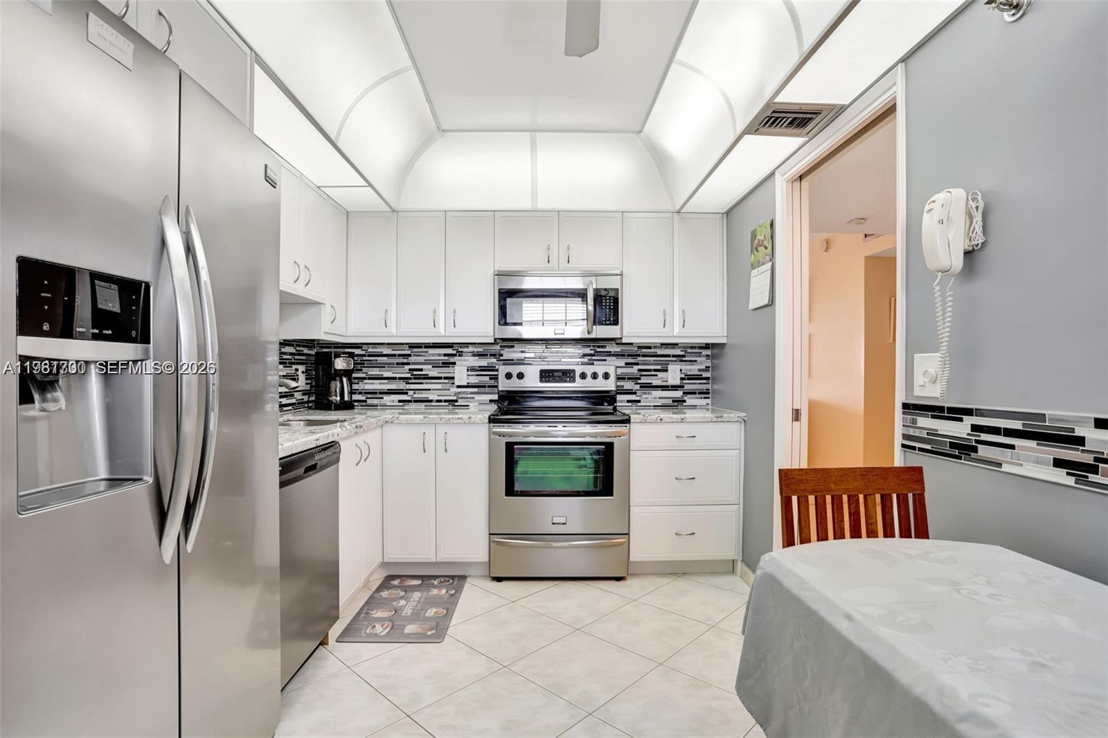 NO 112 PALM-AIRE COUNTRY - Residential