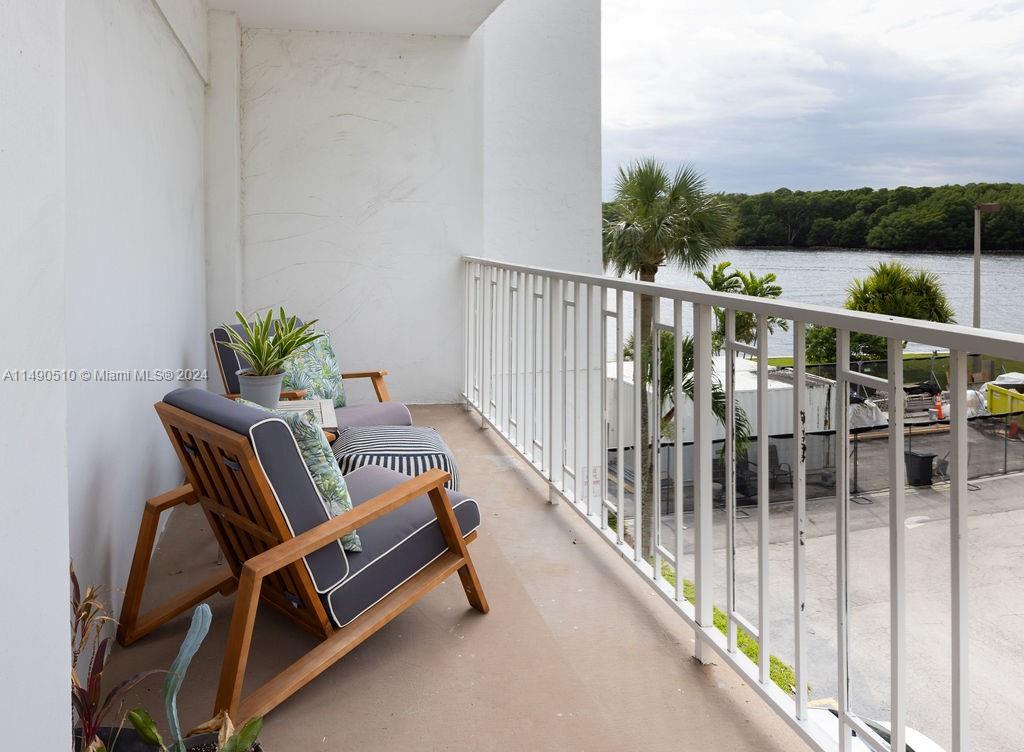 ARLEN HOUSE WEST CONDO - Residential