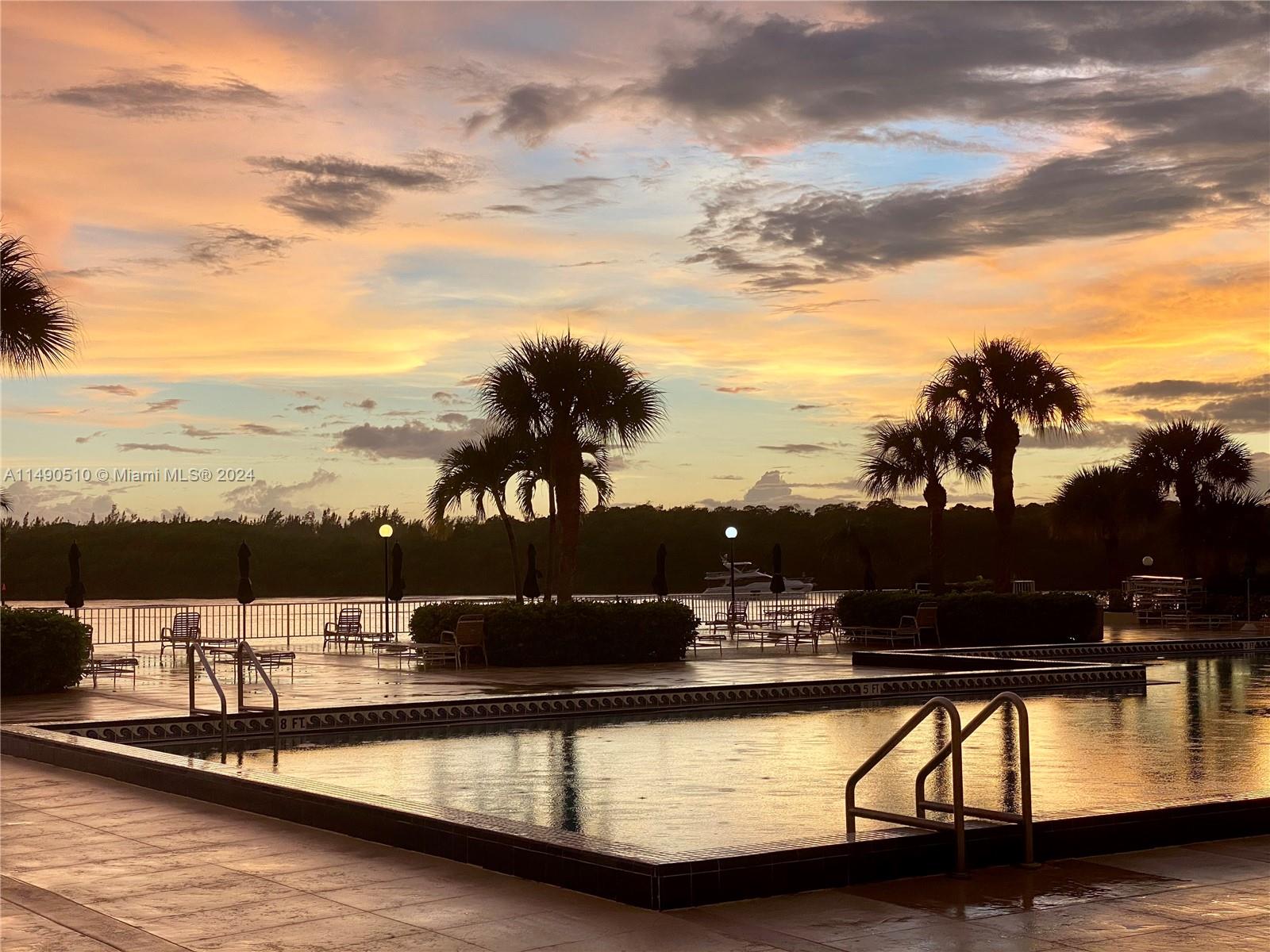 ARLEN HOUSE WEST CONDO - Residential