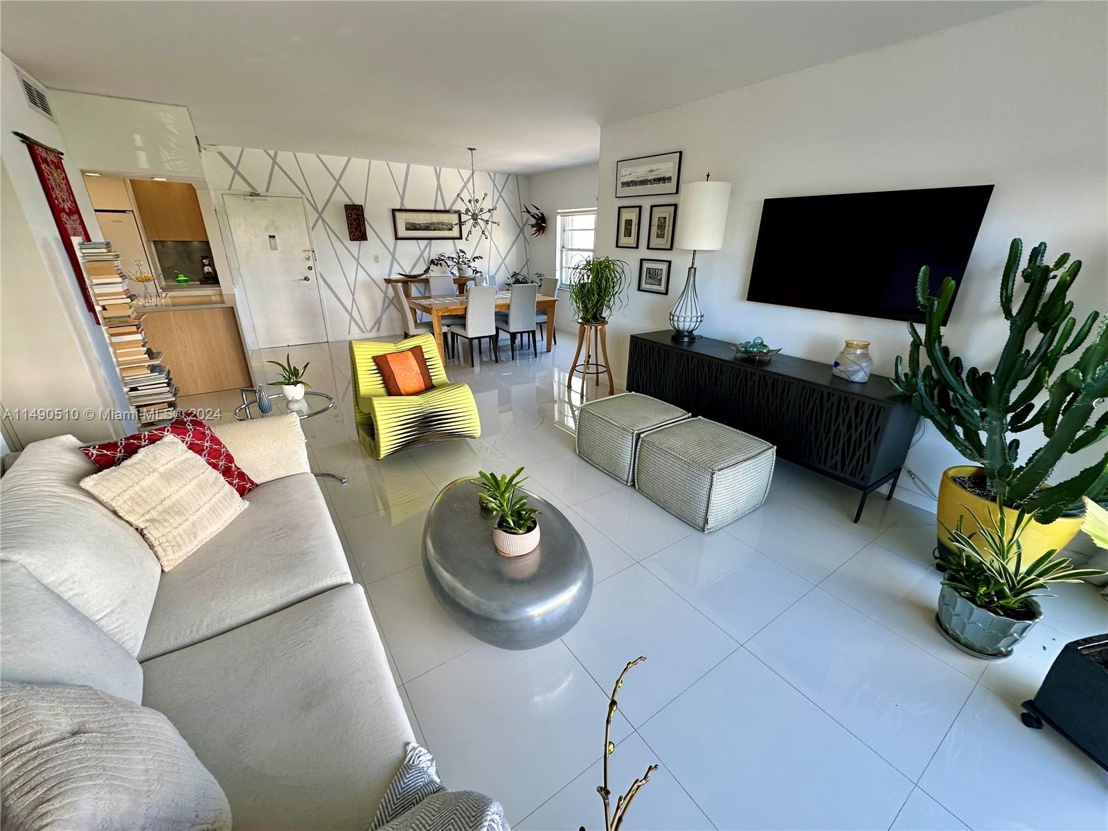 ARLEN HOUSE WEST CONDO - Residential