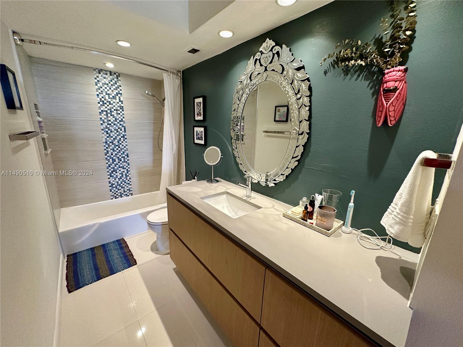 ARLEN HOUSE WEST CONDO - Residential