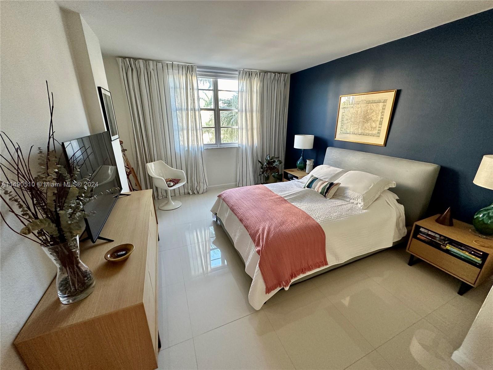 ARLEN HOUSE WEST CONDO - Residential