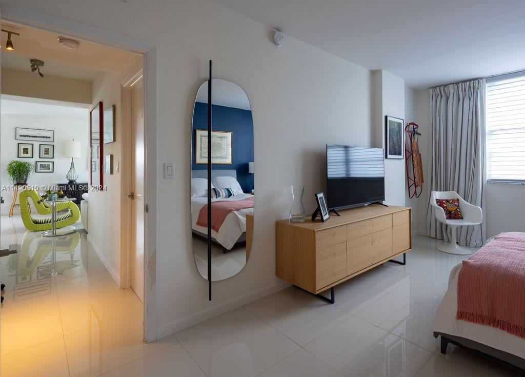 ARLEN HOUSE WEST CONDO - Residential