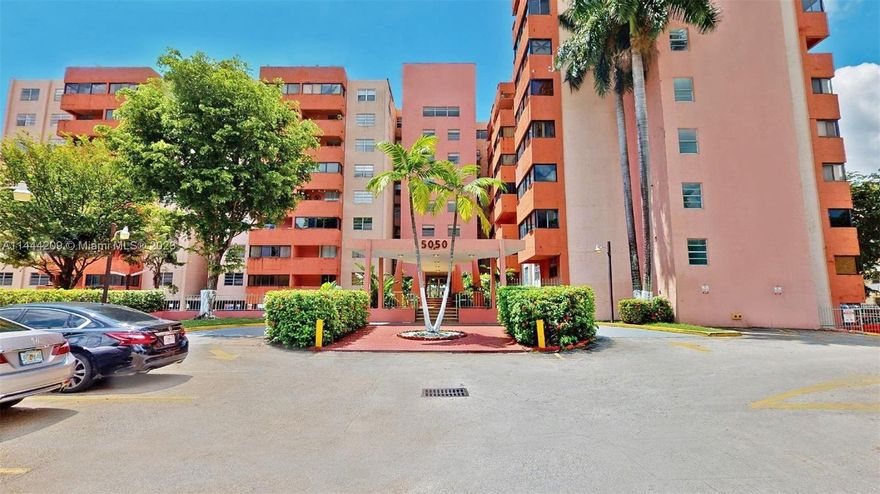 Building going through repairs. The pool area is closed. 2 ASSIGNED PARING SPACES. COMMUNAL WASHER AND DRYER ON EACH FLOOR. CENTRALLY LOCATED near shopping centers, park, minutes from expressways. The condo features tile flooring throughout. Stainless steel appliances. Spacious master bedroom and bathroom with 2 sinks and walk-in shower. No pets.