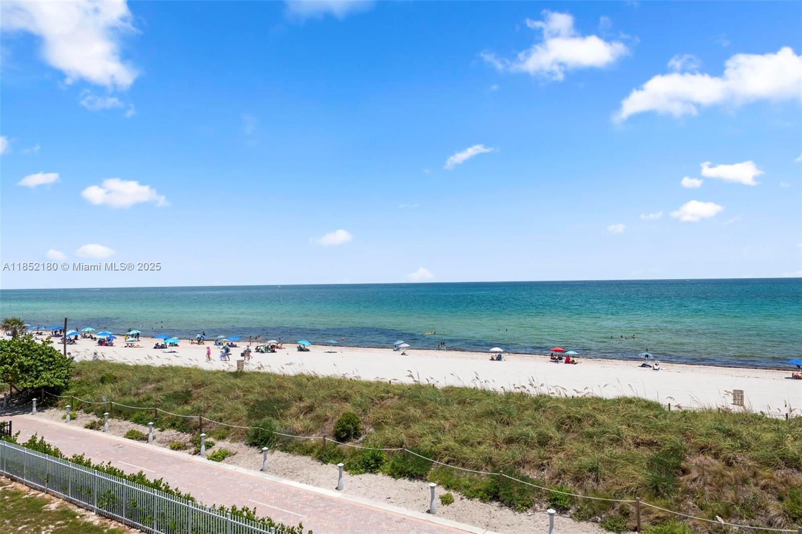 THE CARRIAGE HOUSE CONDO - Residential