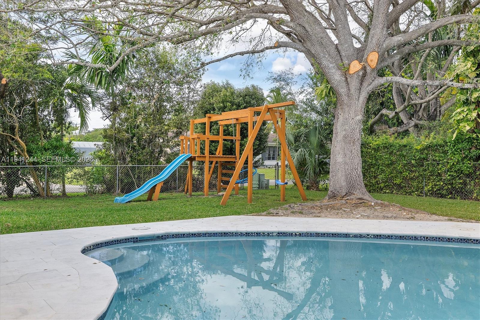 PINE ACRES SEC 4 - Residential