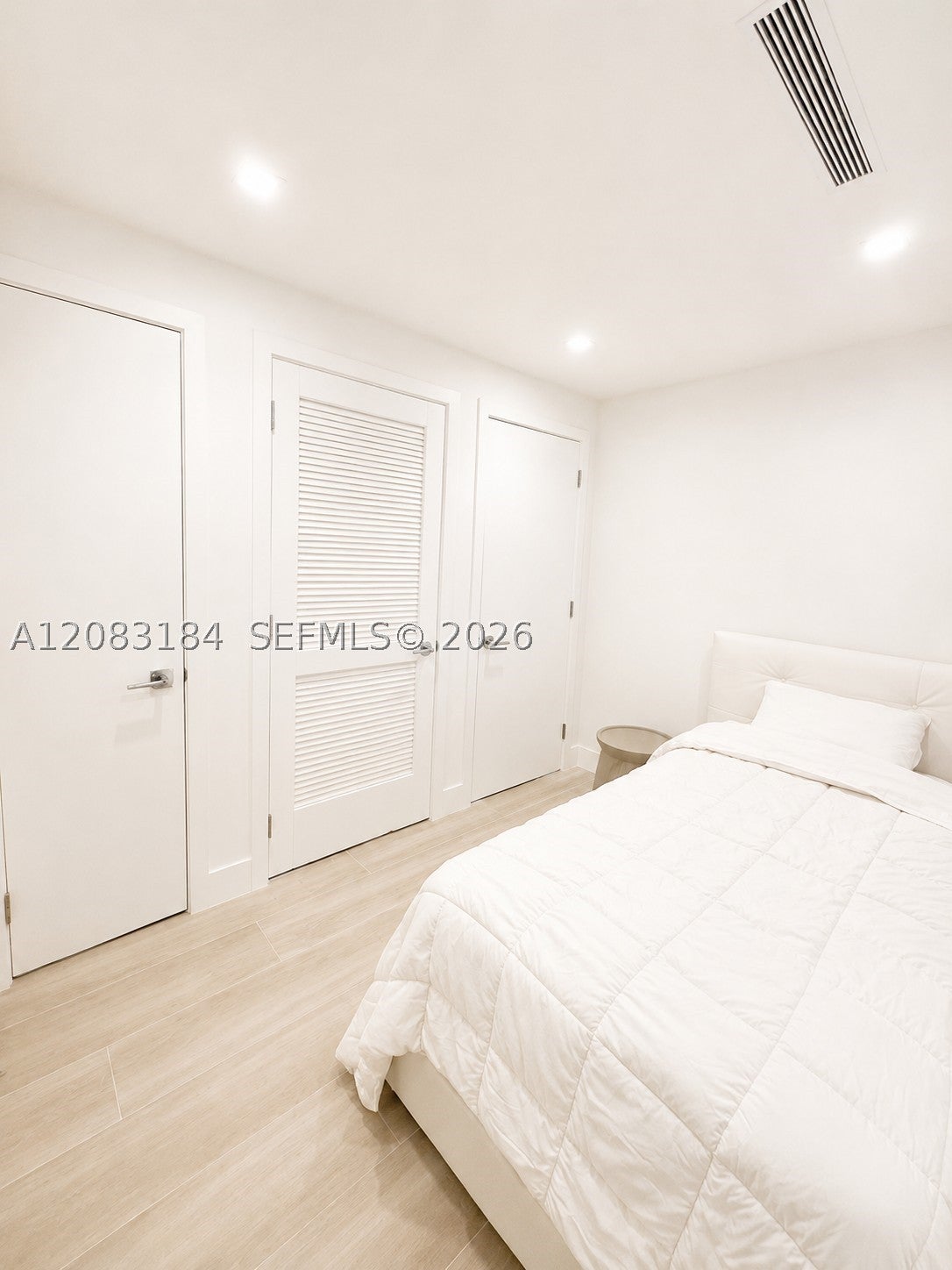 2411 Laguna Cir 709