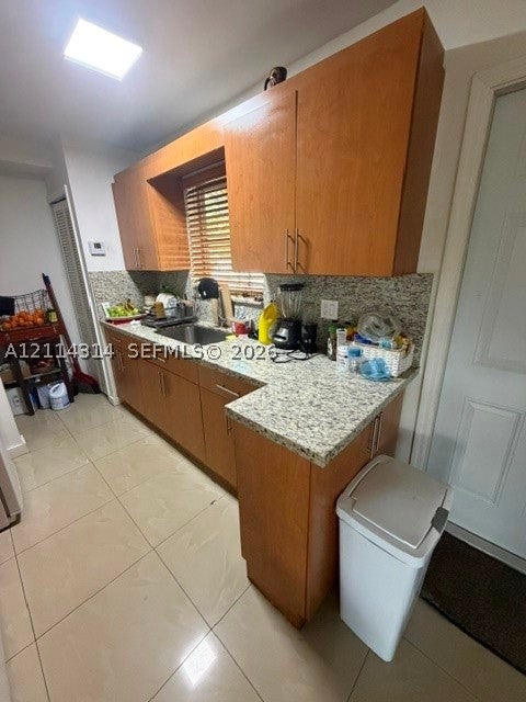 2312 Van Buren St 11