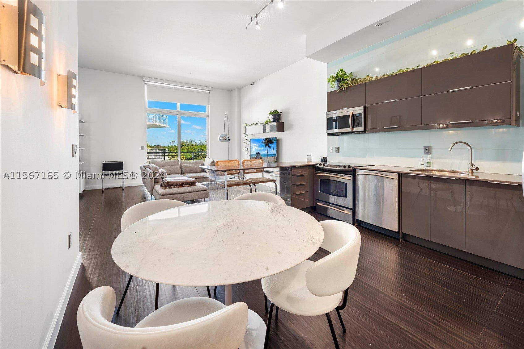 2001 Meridian Ave 517