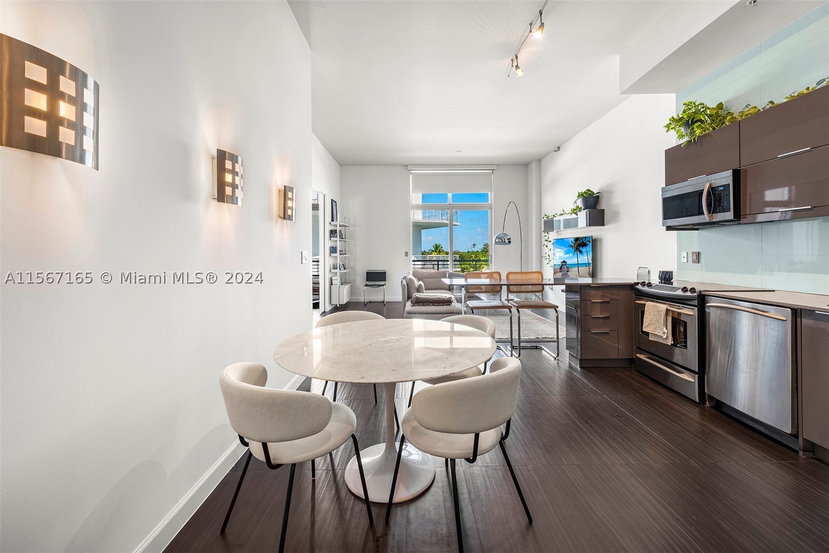 2001 Meridian Ave 517