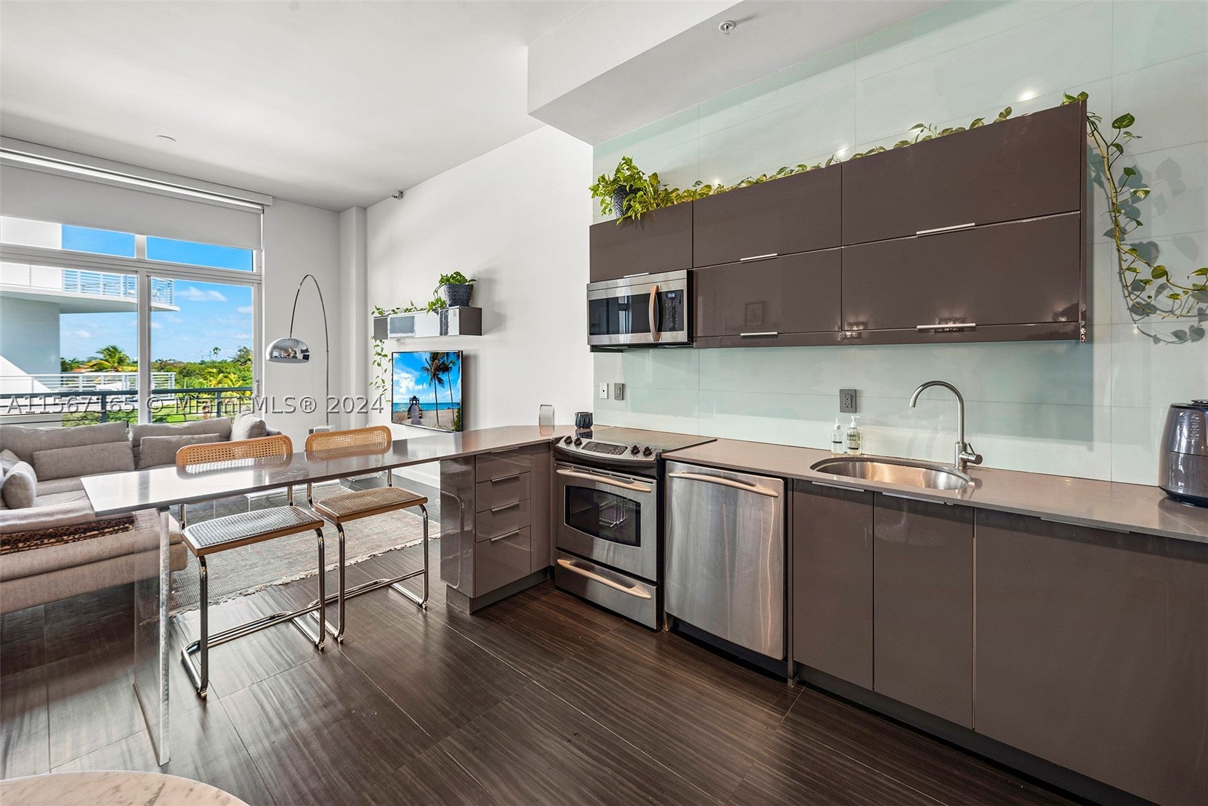 2001 Meridian Ave 517
