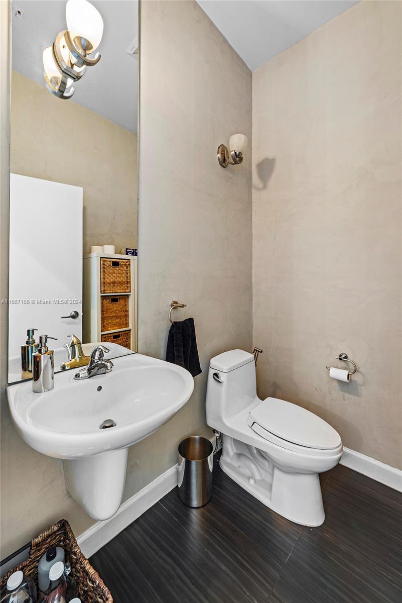 THE MERIDIAN CONDO - Residential